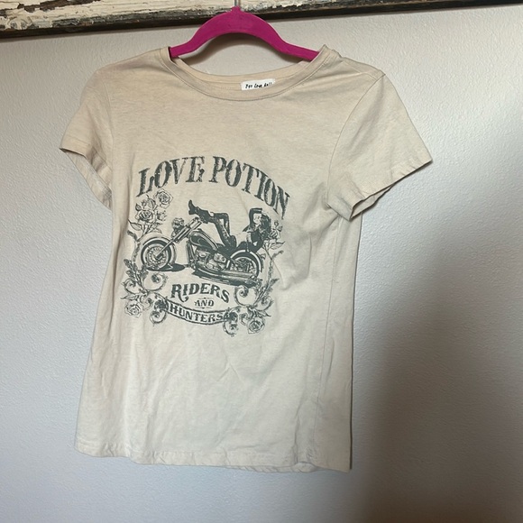 LOVE POTION MOTORCYCLE BOHO CHIC GRAPHIC TSHIRT - Picture 1 of 3